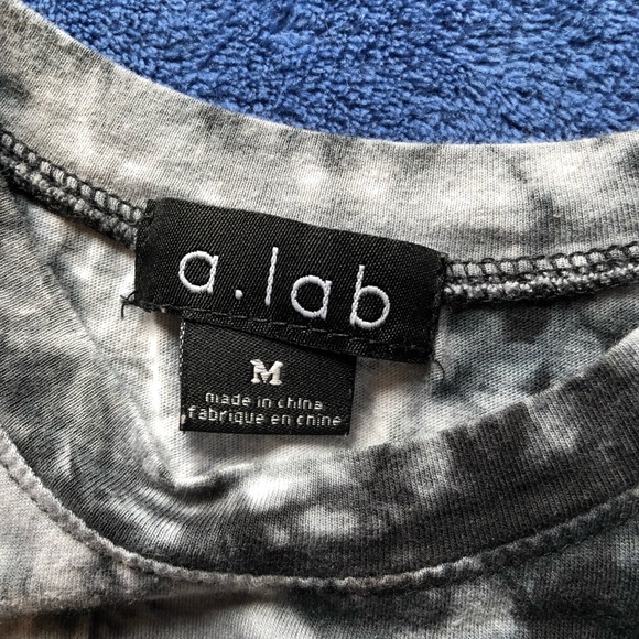 Alíen top 👽SOLD - Picture 3 of 3